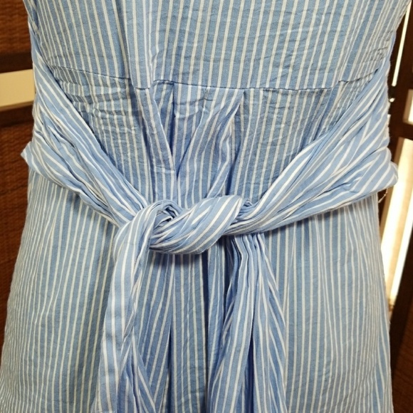 Striped Button Down Sleevesless Top - Picture 6 of 8
